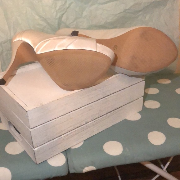 Jacqueline Ferrar White Bridal Dante Pumps - Picture 6 of 7